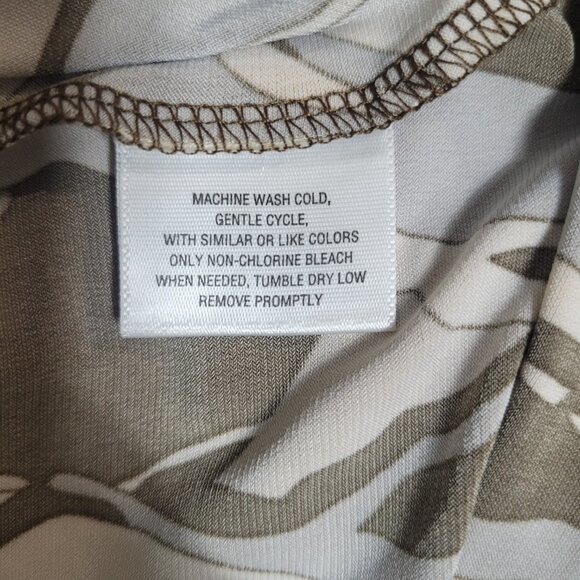 NWT Attention Faux Wrap Dress Size Large – Abstract Print Short Sleeve Stretch - Picture 10 of 10